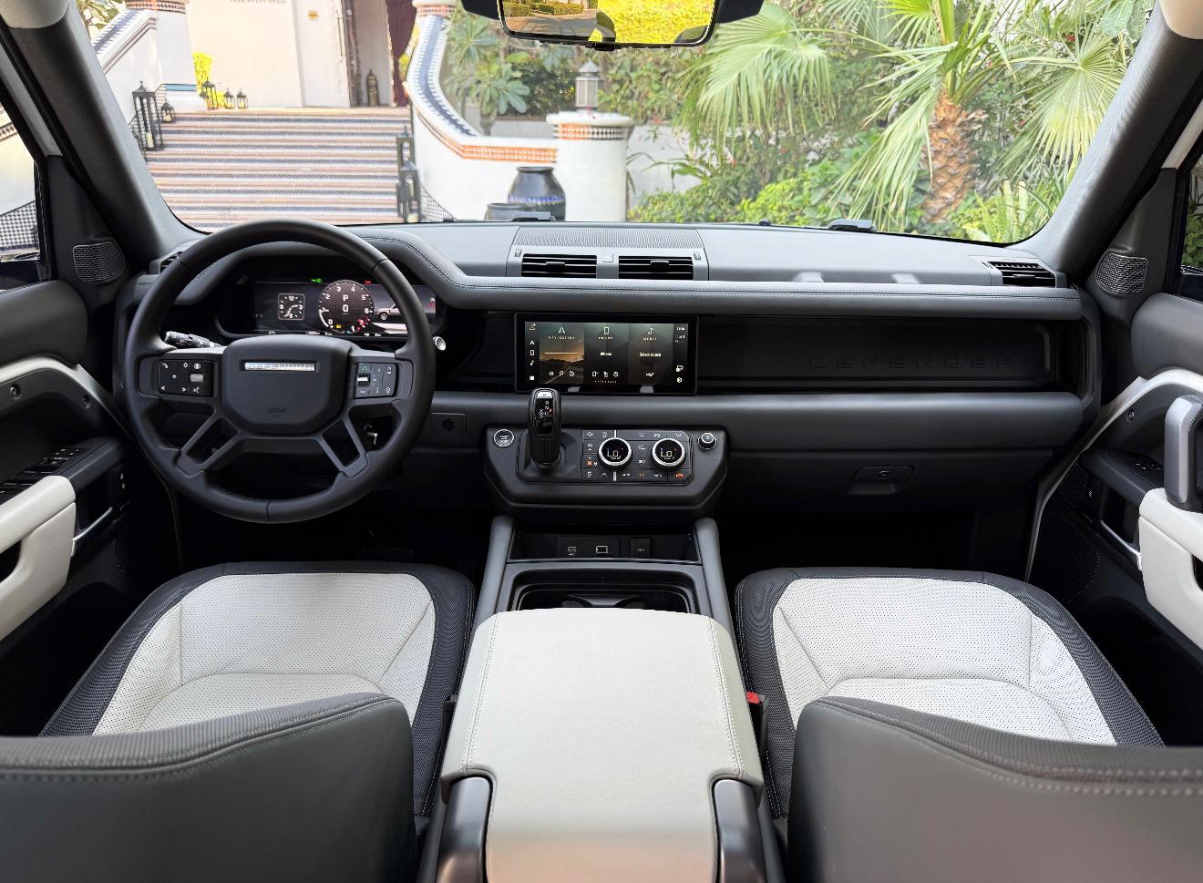 Land Rover Defender X 2024