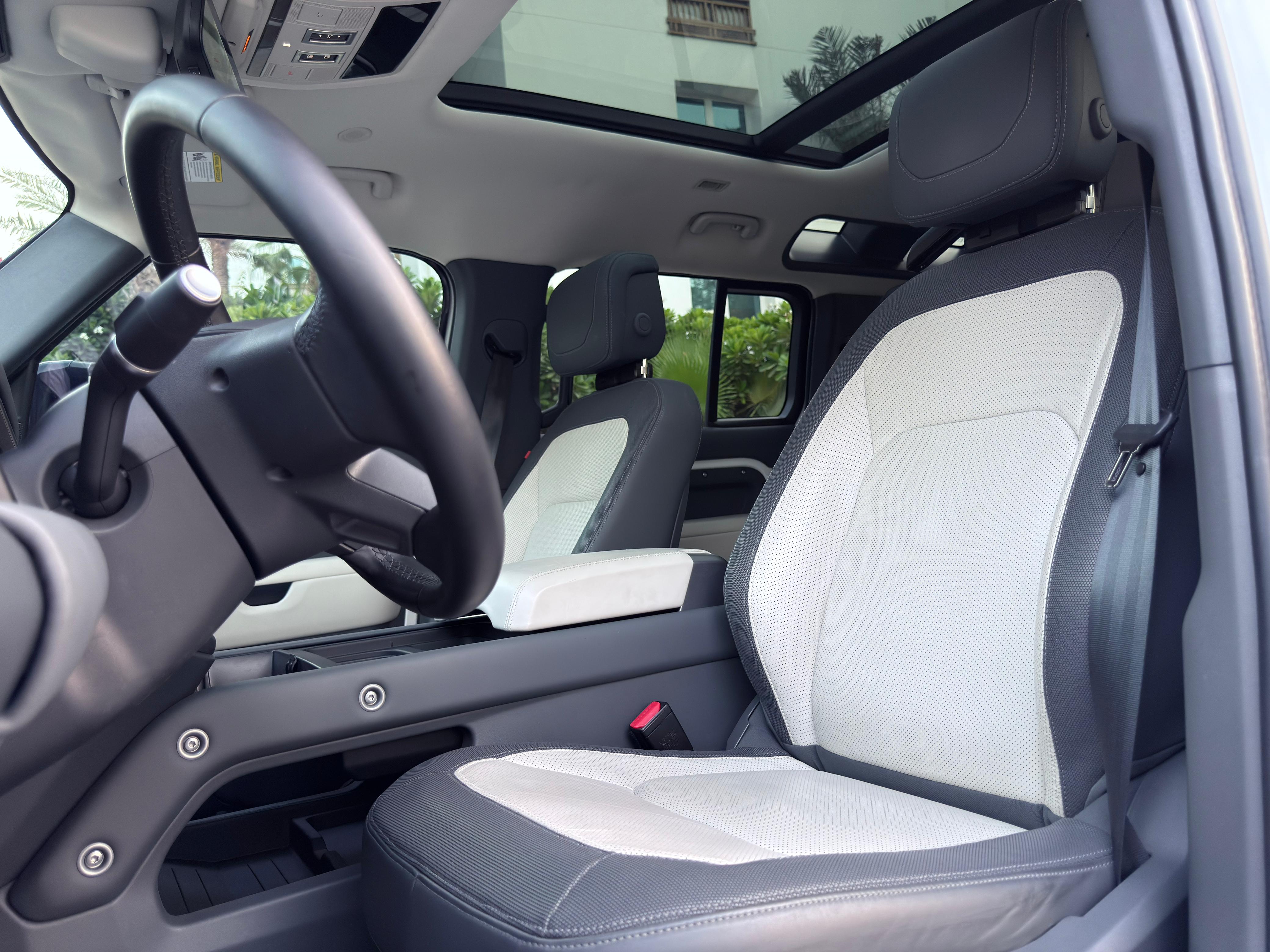 Land Rover Defender X 2024